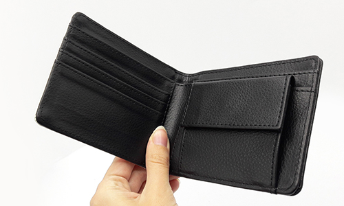 personalisiertes portemonnaie Innenaussehen in der Hand personalisierte portemonnaie
