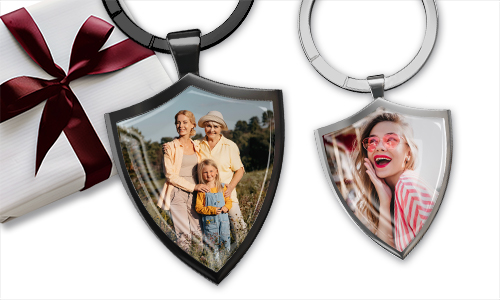 Shield-shaped keychain with your desired photo