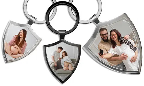 Porte-clés bouclier familial personnalisé – Cadeau unique pour des futurs parents