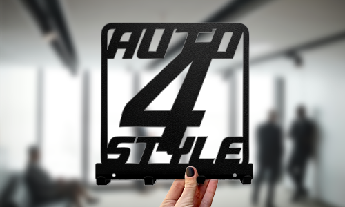 Portachiavi da parete in metallo personalizzato con numeri in rilievo e design moderno a intaglio