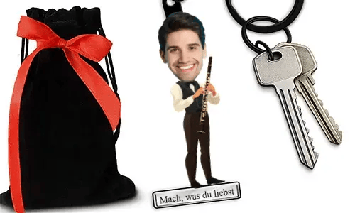 Personalized Comic-Style Keychain With Name And Clarinet Design