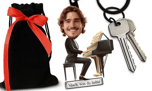 Personalized Comic-Style Keychain With Name And Piano Design