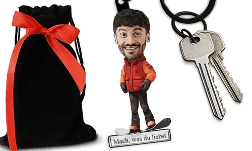 Personalized Comic-Style Keychain With Name And Snowboarding Design